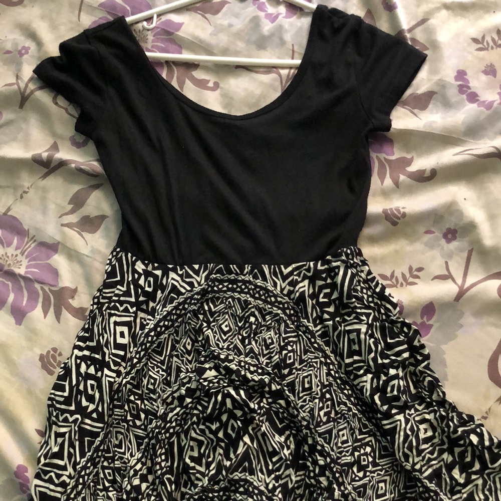 Aztec pattern asymmetrical dress - Picture 3 of 4